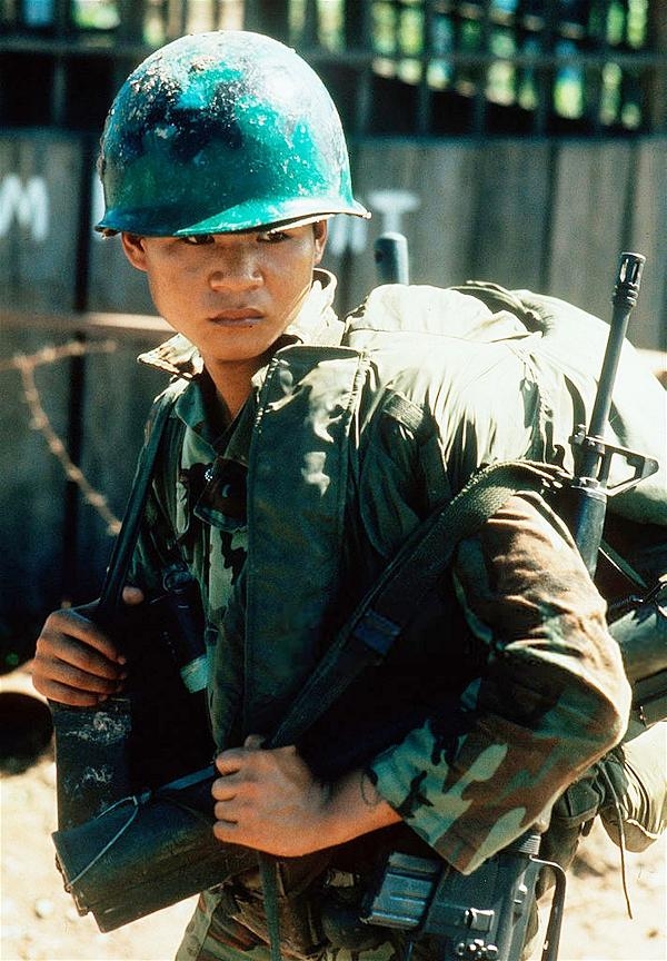 Tháng Tư, đọc vài bài thơ lính của Cái Trọng Ty và Nguyễn Phúc Sông Hương - Trần Doãn Nho