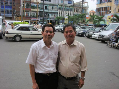 Hình Phan Ngọc Phước và Phạm Văn Bản chụp tại Sài Gòn, Việt Nam