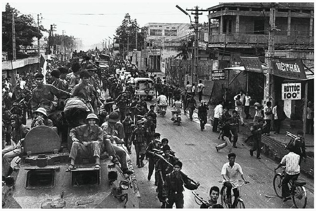 Những Tháng Ngày Đen Tối - Lê Xuân Mỹ